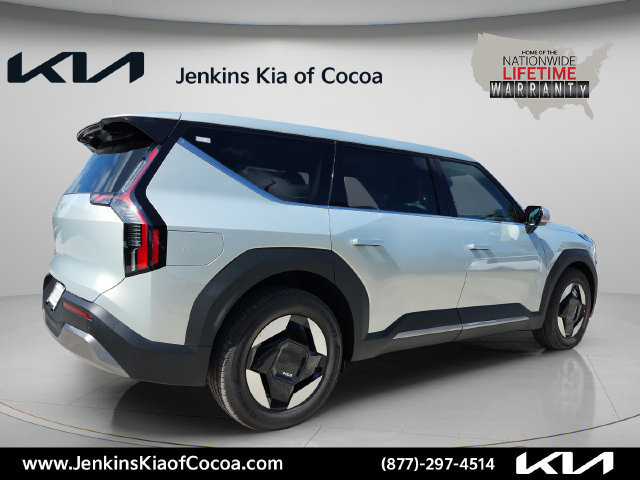 New 2026 Kia EV9 Light RWD image 3
