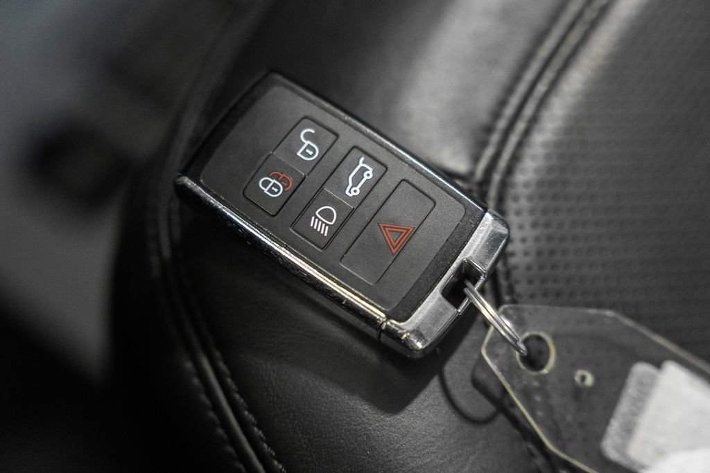 Used 2020 Land Rover Defender 110 HSE image 45