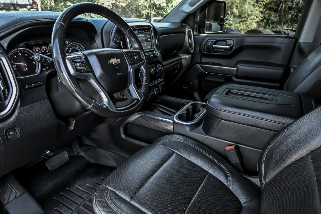 Used 2020 Chevrolet Silverado 1500 LTZ w/ LTZ Plus Package AWD/4WD image 11