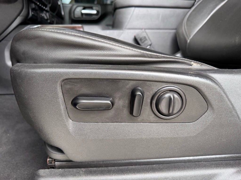 Used 2020 GMC Sierra 1500 SLT w/ SLT Convenience Package RWD image 17