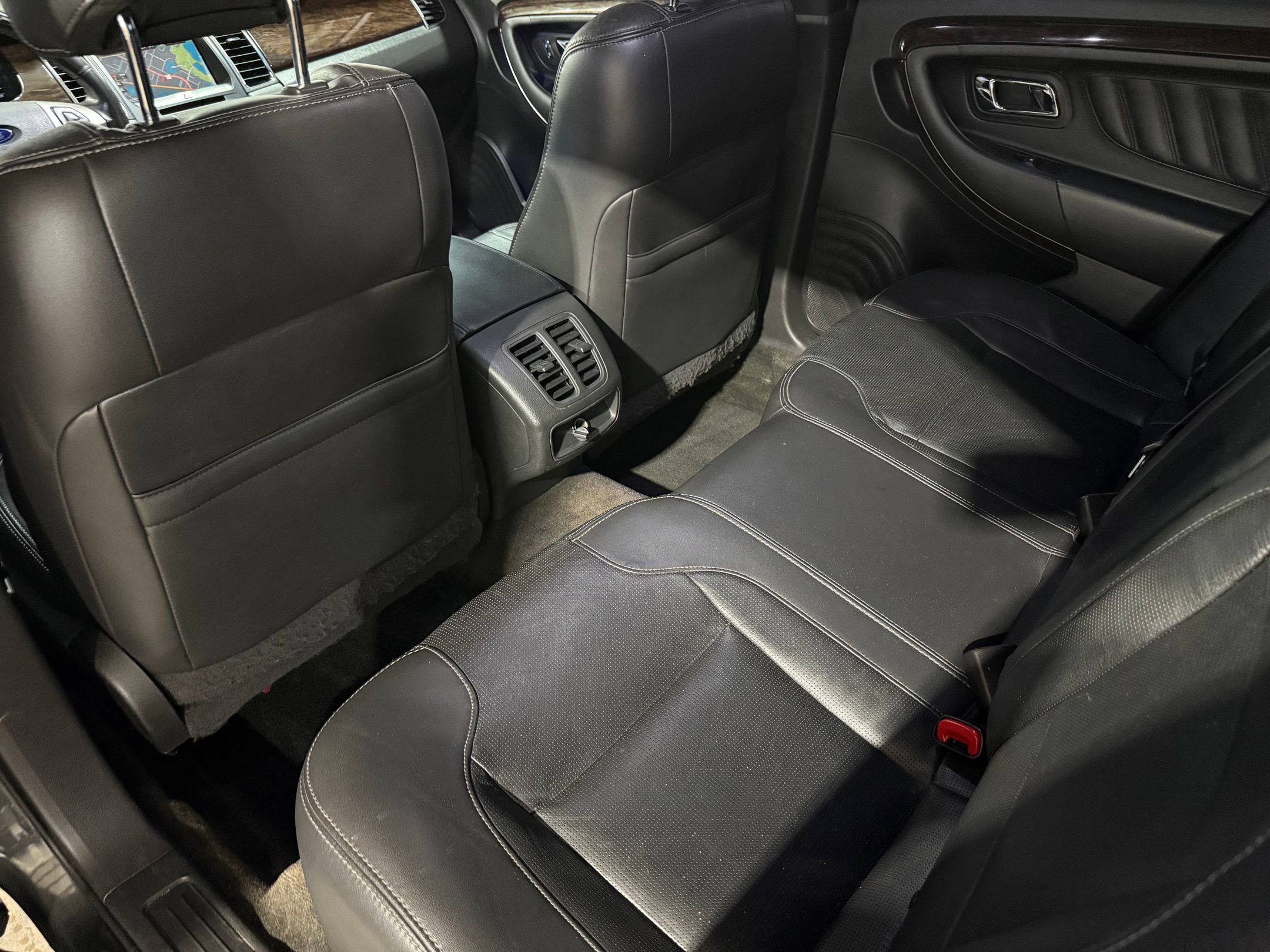 Used 2015 Ford Taurus Limited image 30