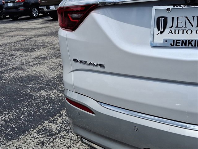 Used 2023 Buick Enclave Essence image 11
