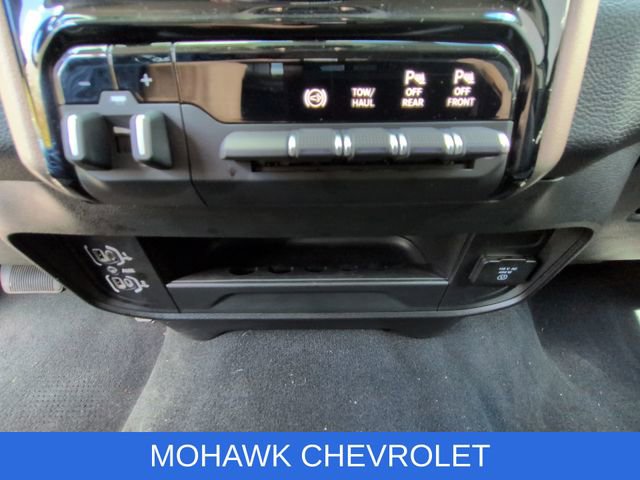 Used 2024 RAM 2500 Laramie AWD/4WD image 36