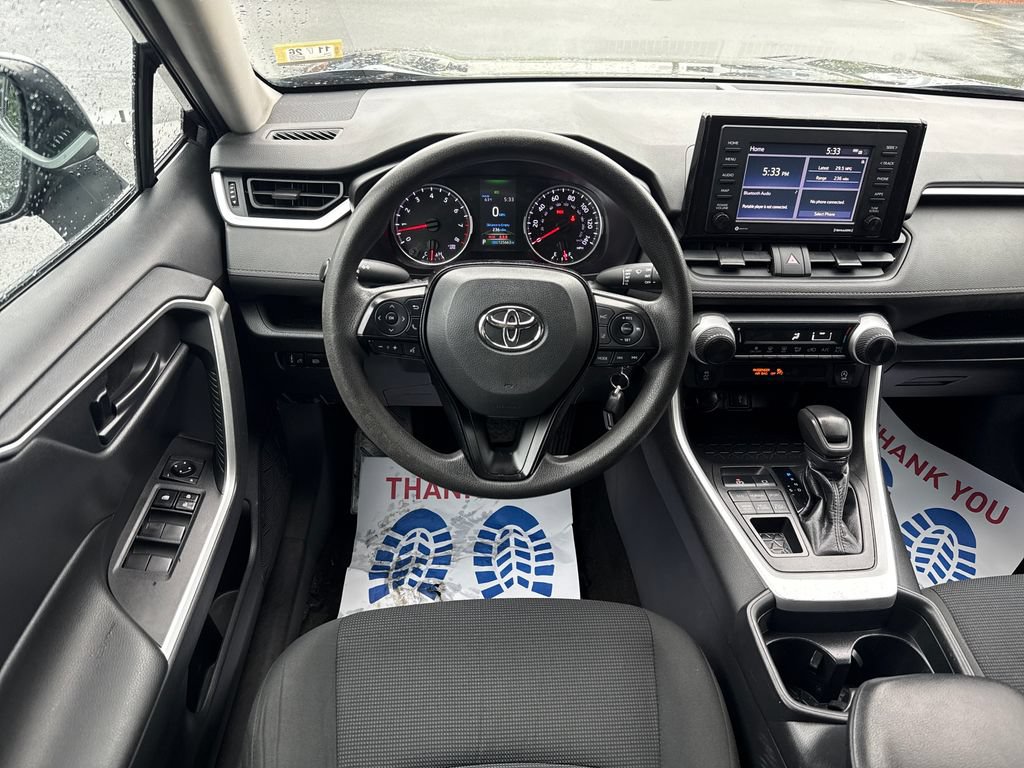 Used 2021 Toyota RAV4 LE AWD/4WD image 15