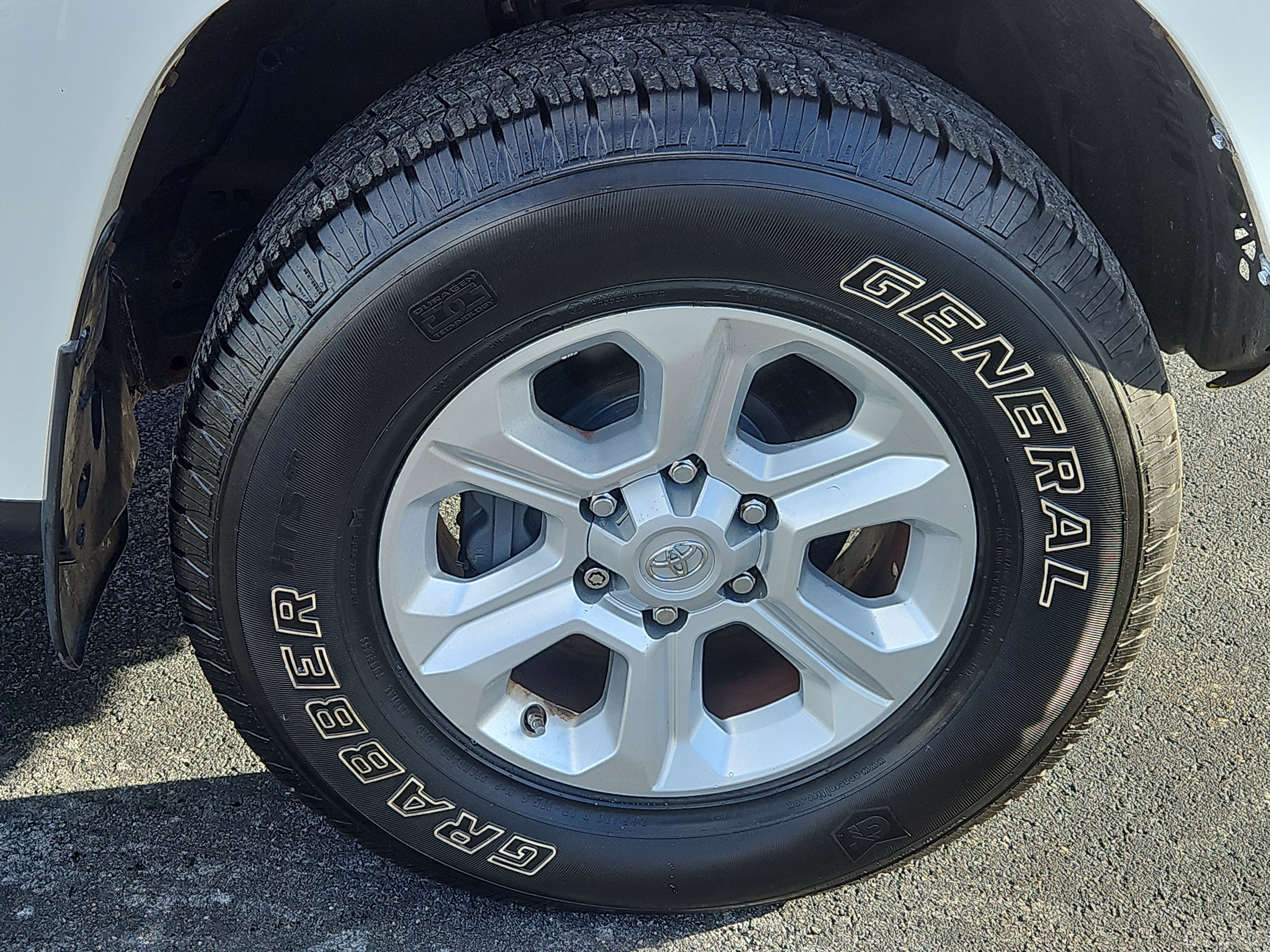 Used 2016 Toyota 4Runner SR5 image 24