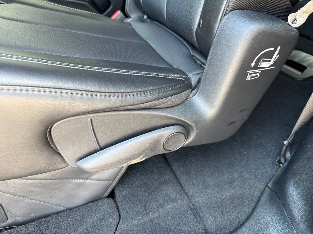 Used 2025 Chrysler Pacifica Select FWD image 14