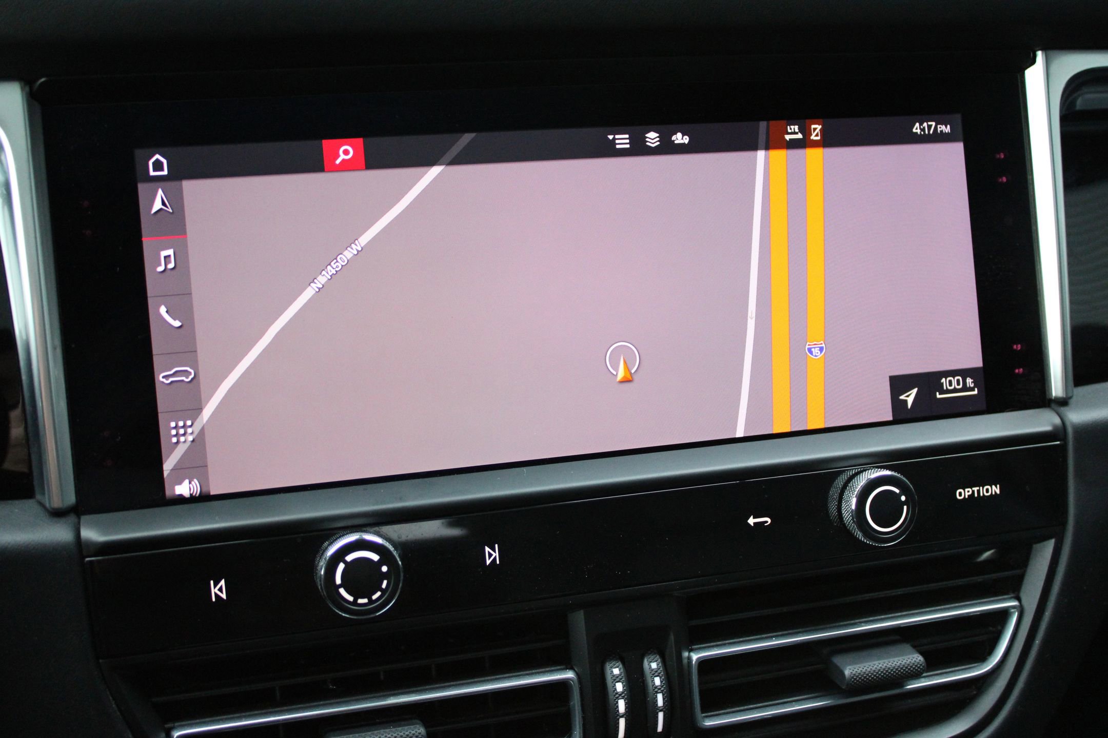 Certified 2023 Porsche Macan S image 18