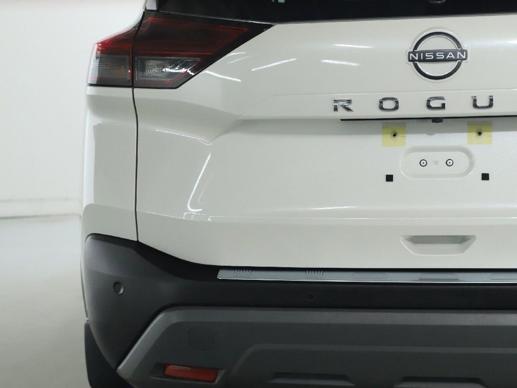 Used 2023 Nissan Rogue SV image 44
