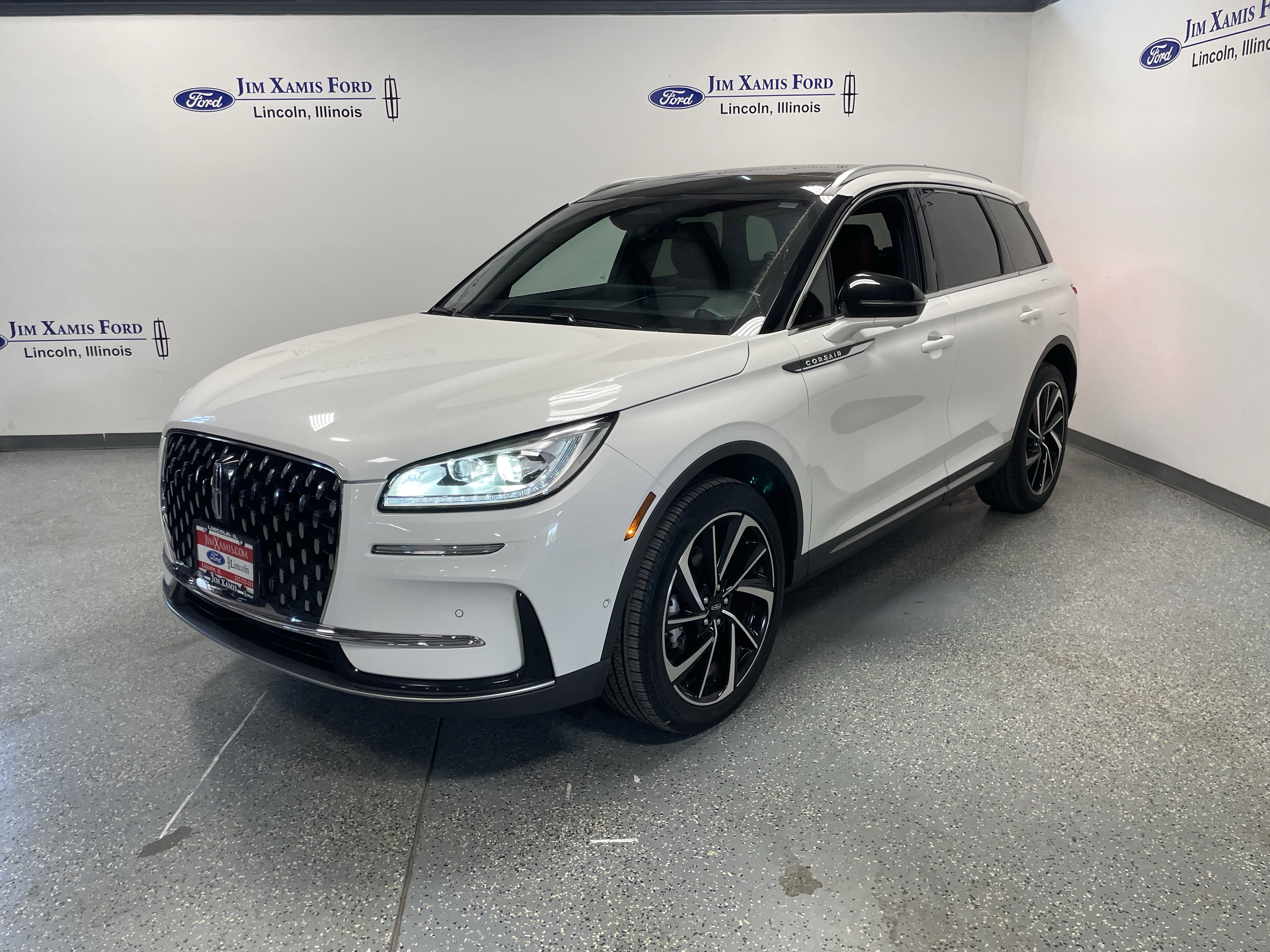 Used 2023 Lincoln Corsair Reserve w/ Equipment Group 202A image 3