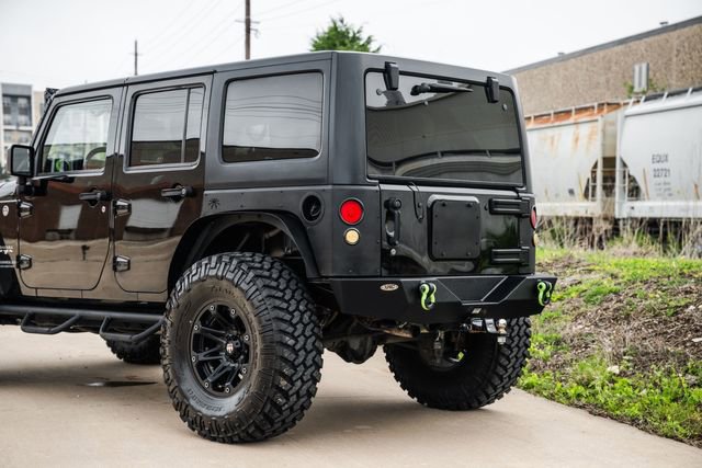 Used 2016 Jeep Wrangler Unlimited Sahara w/ Connectivity Group AWD/4WD image 46