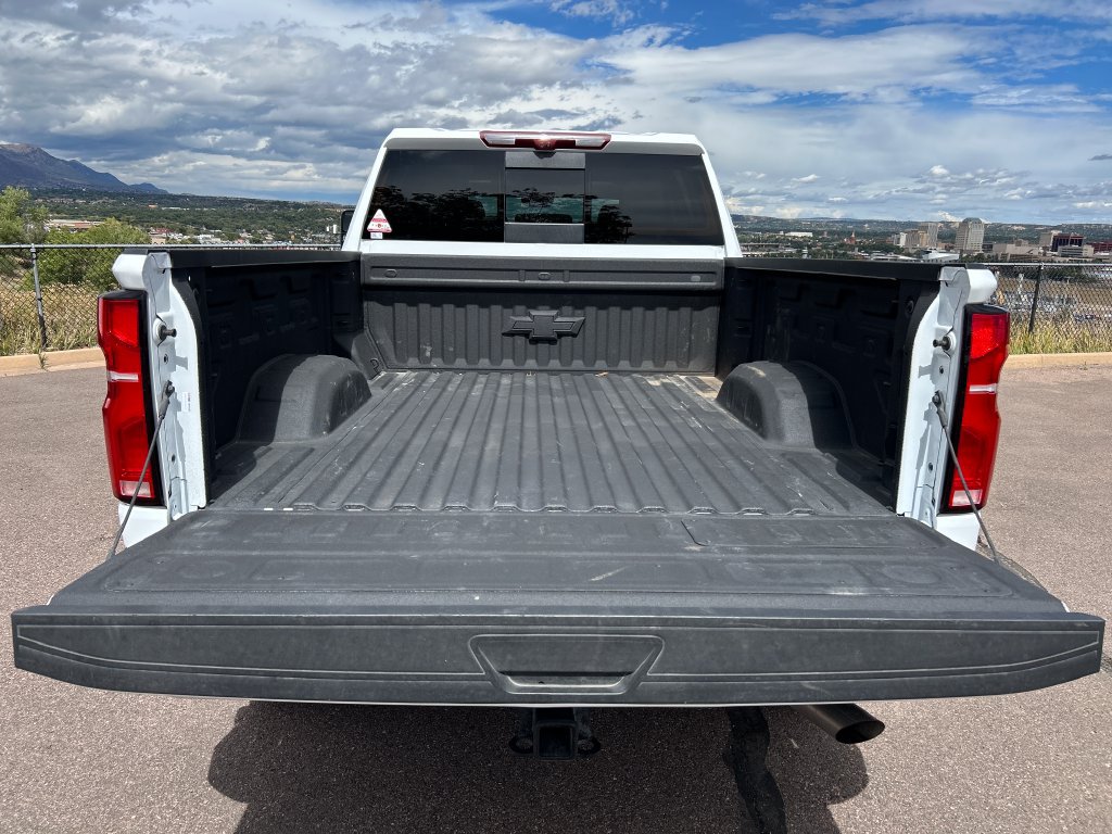 Used 2026 Chevrolet Silverado 2500 LTZ w/ LTZ Premium Package AWD/4WD image 5