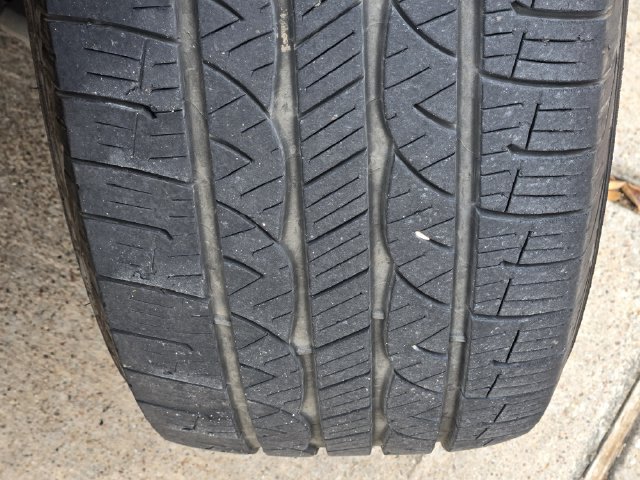 Used 2022 Ford Explorer Limited w/ Equipment Group 301A RWD image 11