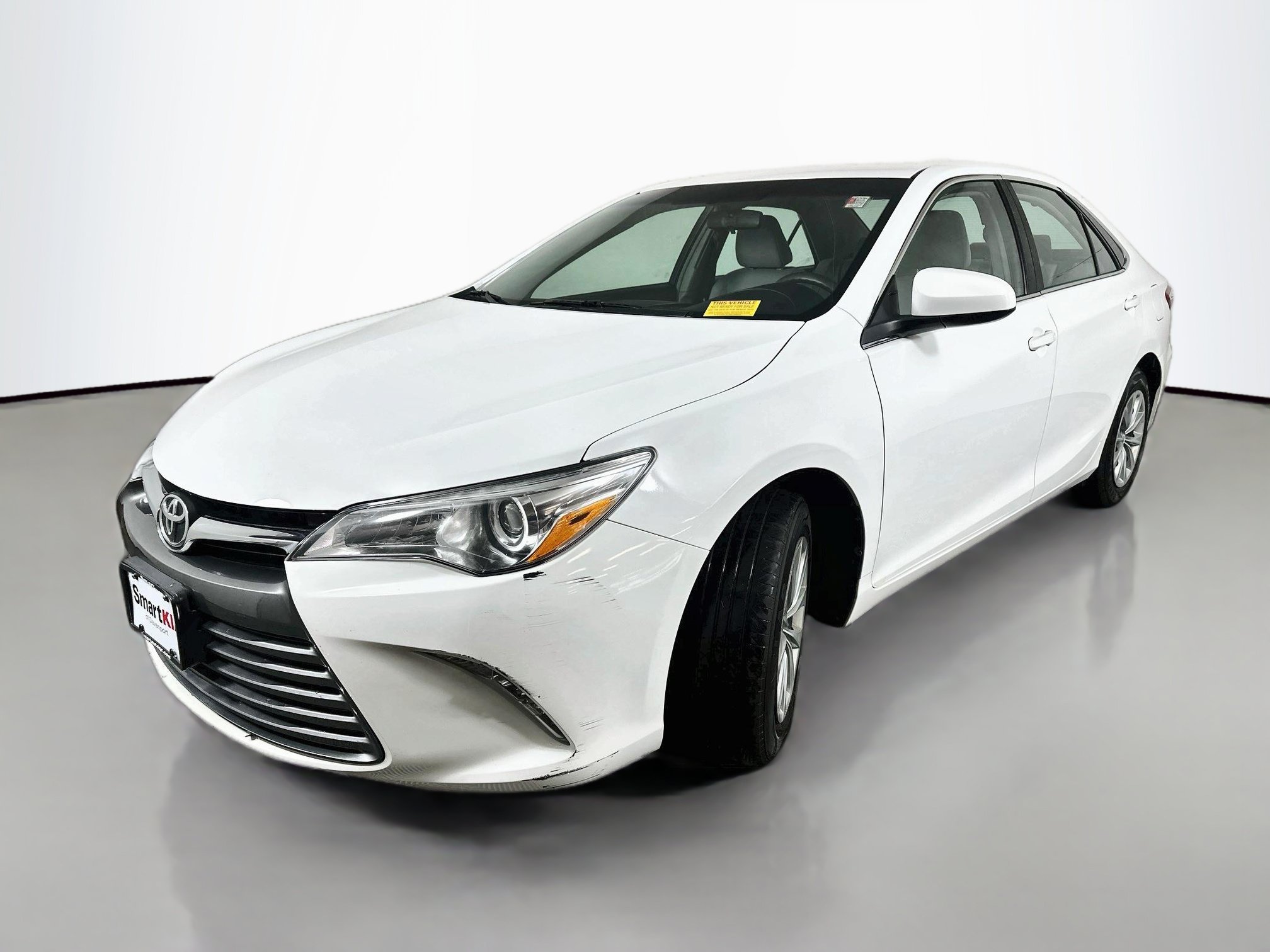 Used 2016 Toyota Camry LE FWD image 3
