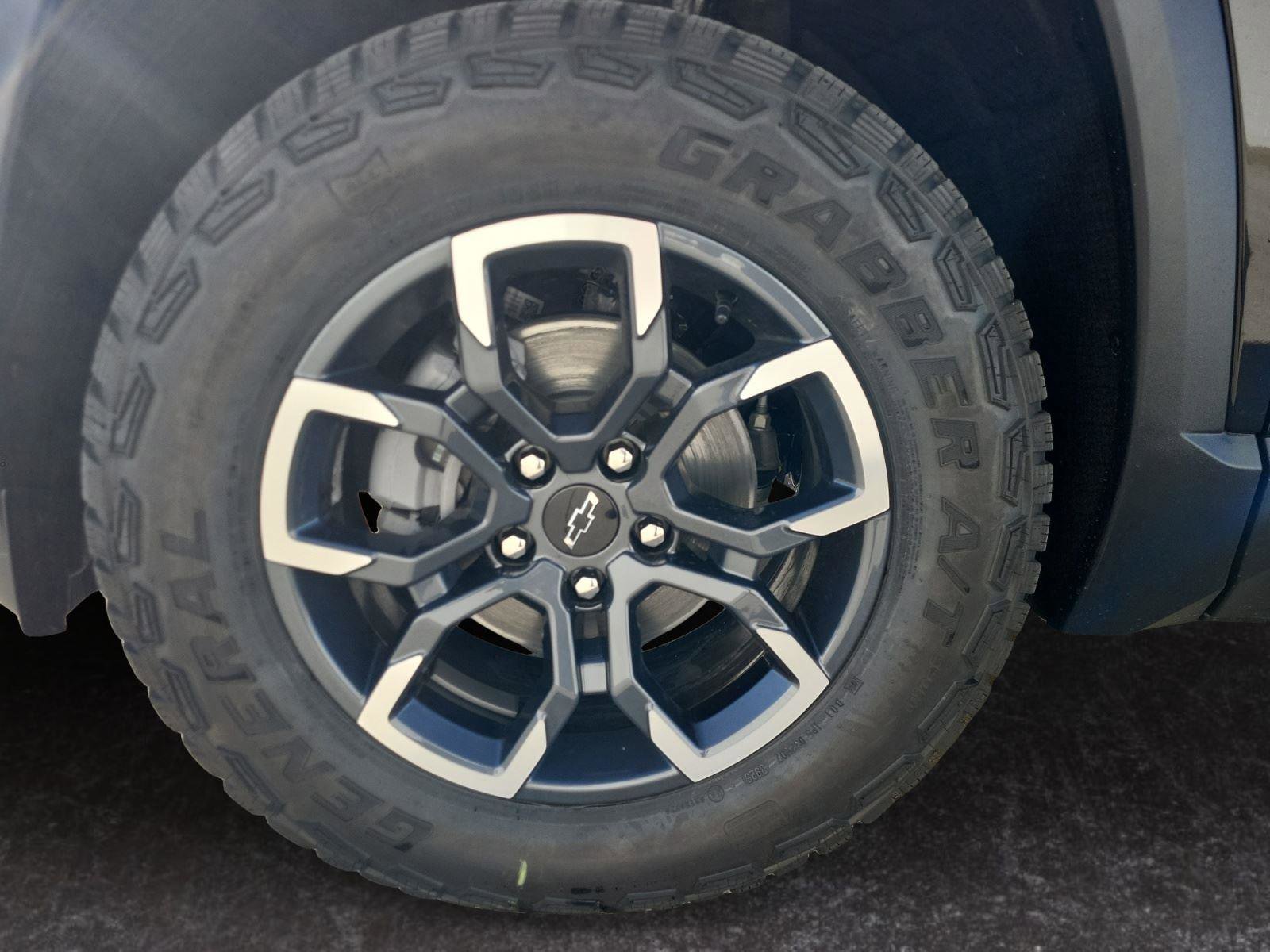 New 2026 Chevrolet Equinox ACTIV w/ Safety and Technology Package image 28