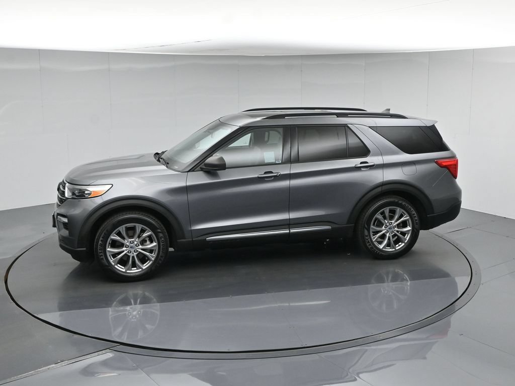 Certified 2021 Ford Explorer XLT w/ Equipment Group 202A RWD image 48