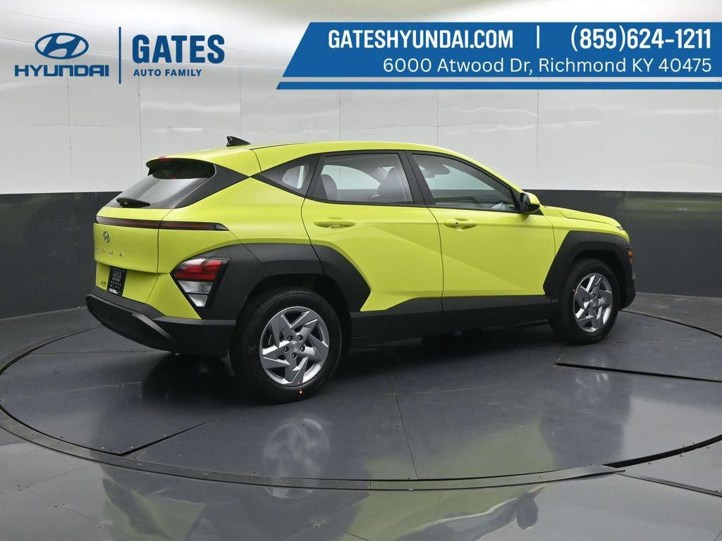 New 2027 Hyundai Kona SE FWD image 2