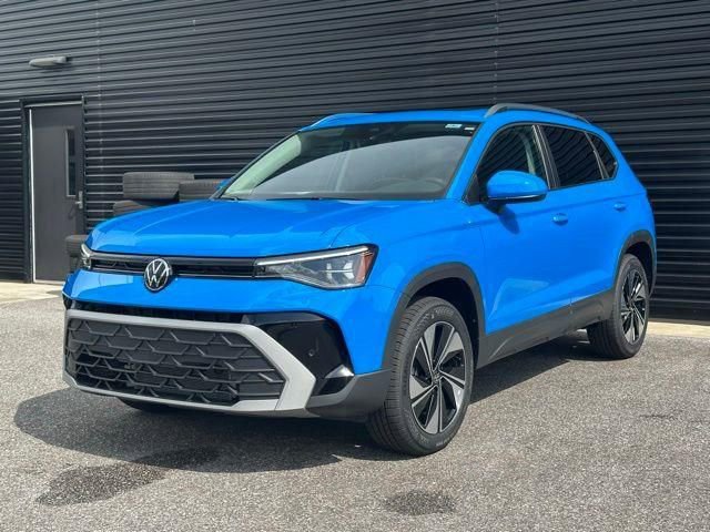 New 2025 Volkswagen Taos SE image 4