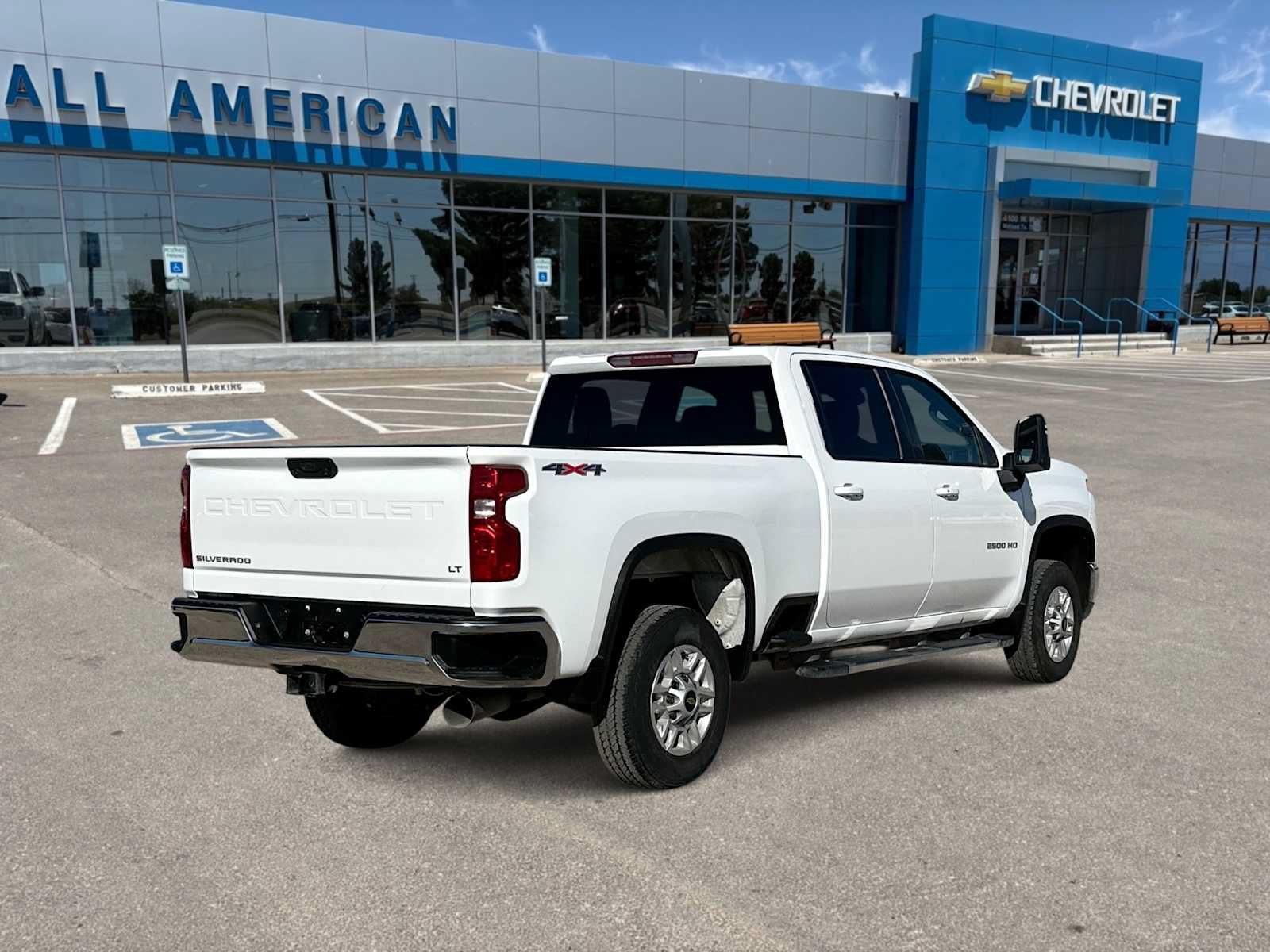 Used 2025 Chevrolet Silverado 2500 LT w/ Convenience Package AWD/4WD image 8
