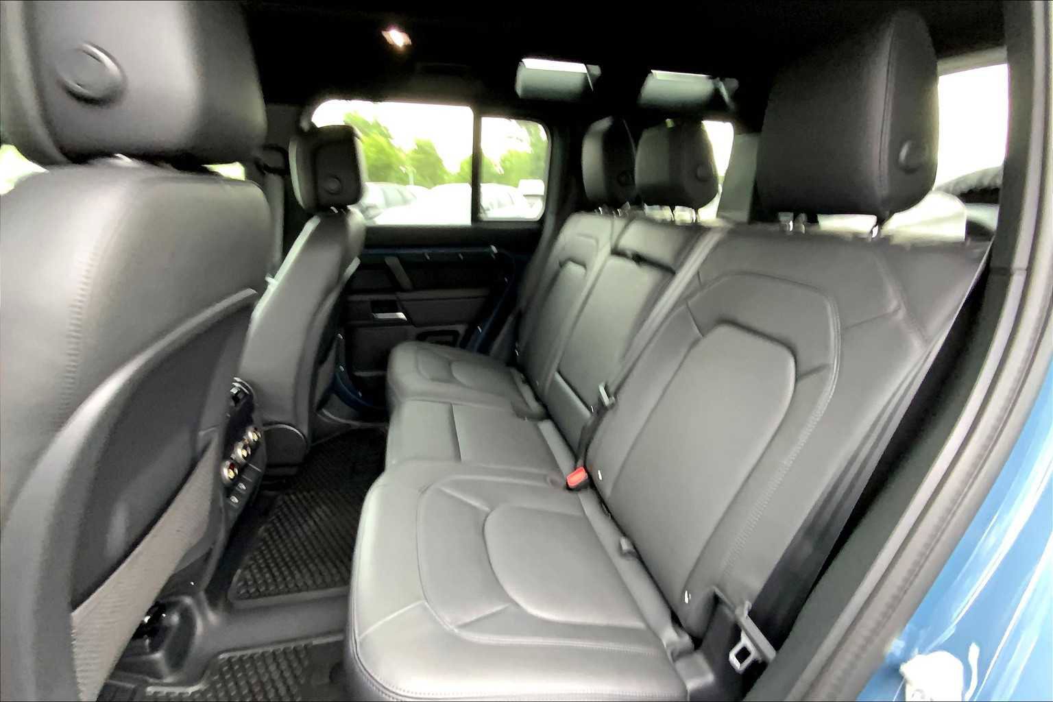 New 2025 Land Rover Defender 110 S image 12