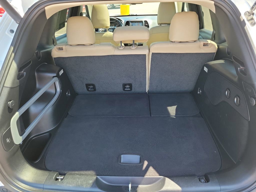 Used 2016 Jeep Cherokee Latitude w/ Comfort/Convenience Group FWD image 35