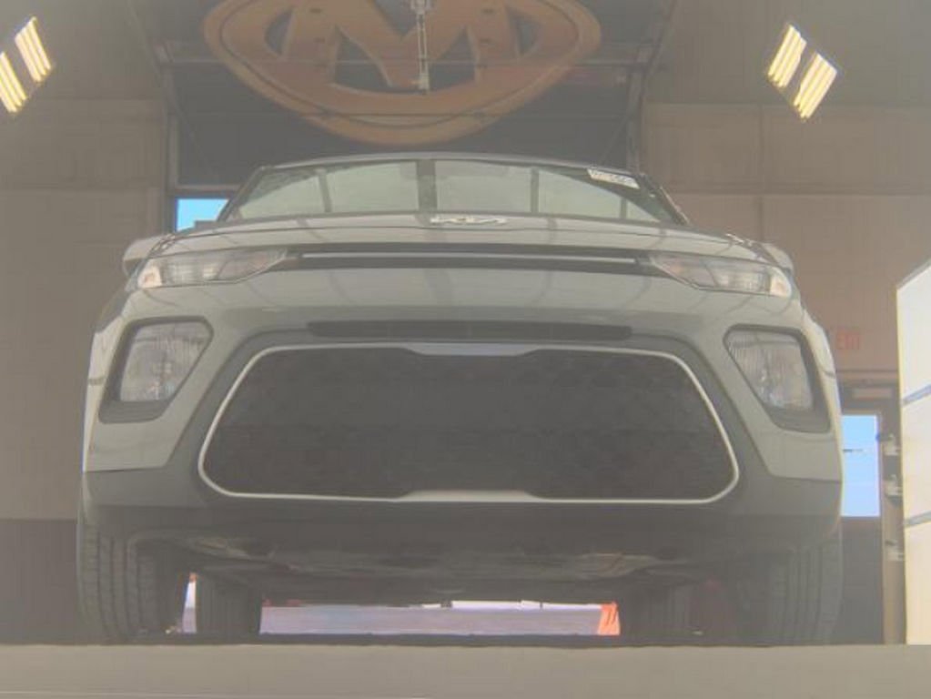 Used 2022 Kia Soul LX w/ Technology Package image 4