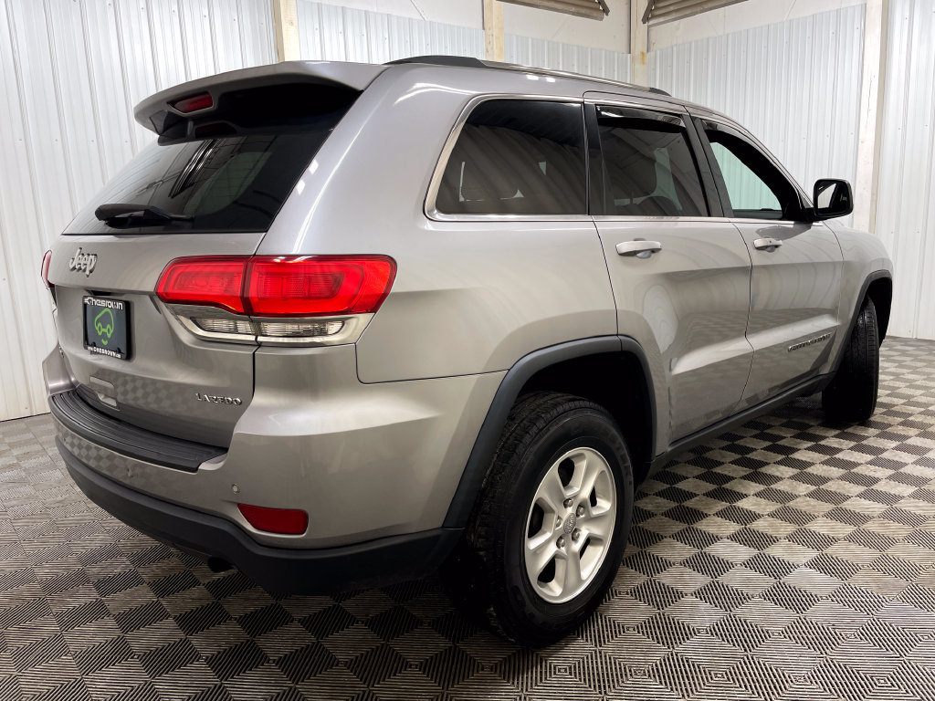 Used 2017 Jeep Grand Cherokee Laredo w/ Quick Order Package 23E AWD/4WD image 16