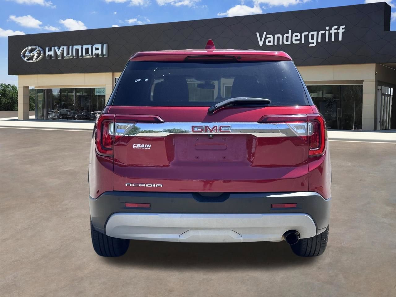 Used 2021 GMC Acadia SLE FWD image 13