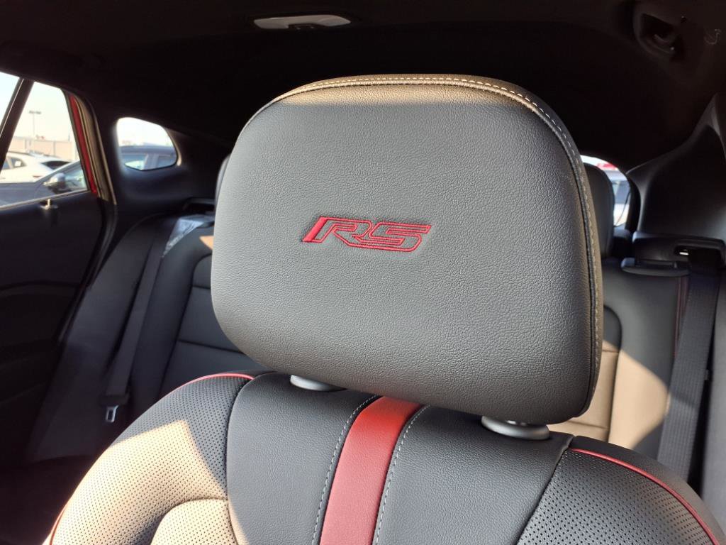 New 2025 Chevrolet Trax RS w/ Sunroof Package FWD image 13