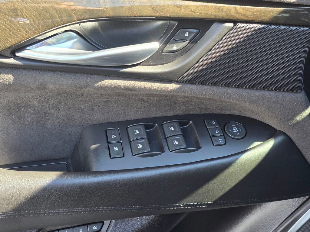 Used 2017 Cadillac Escalade Platinum image 28