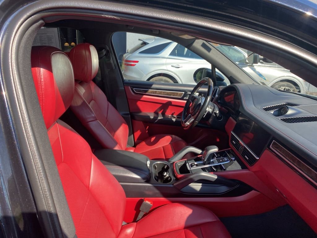 Used 2021 Porsche Cayenne image 13