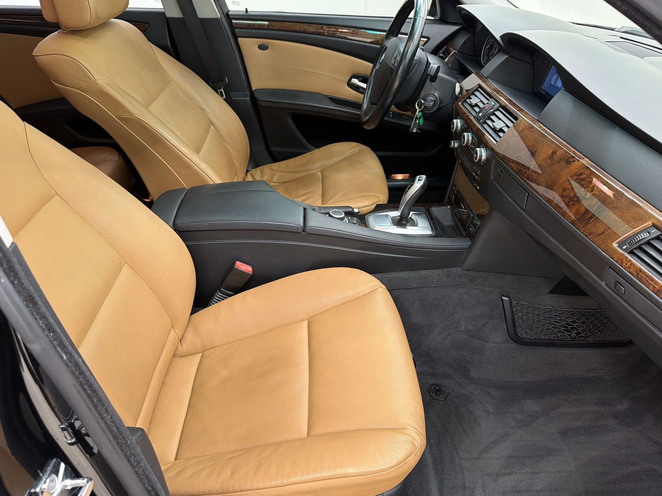 Used 2009 BMW 528i xDrive Sedan AWD/4WD image 25
