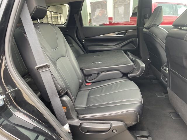 Used 2024 INFINITI QX60 Luxe image 16