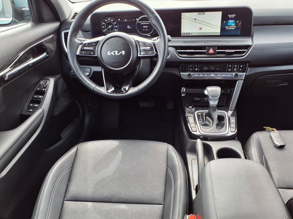 Used 2026 Kia Seltos EX w/ EX Sunroof Package image 3