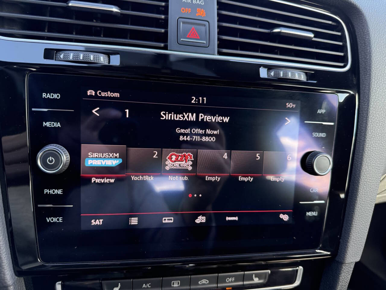 Used 2018 Volkswagen GTI SE image 22