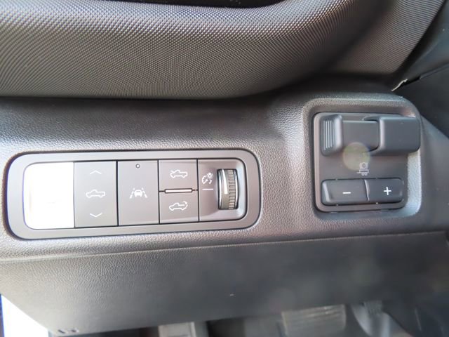 Used 2025 Chevrolet Silverado EV RST image 39