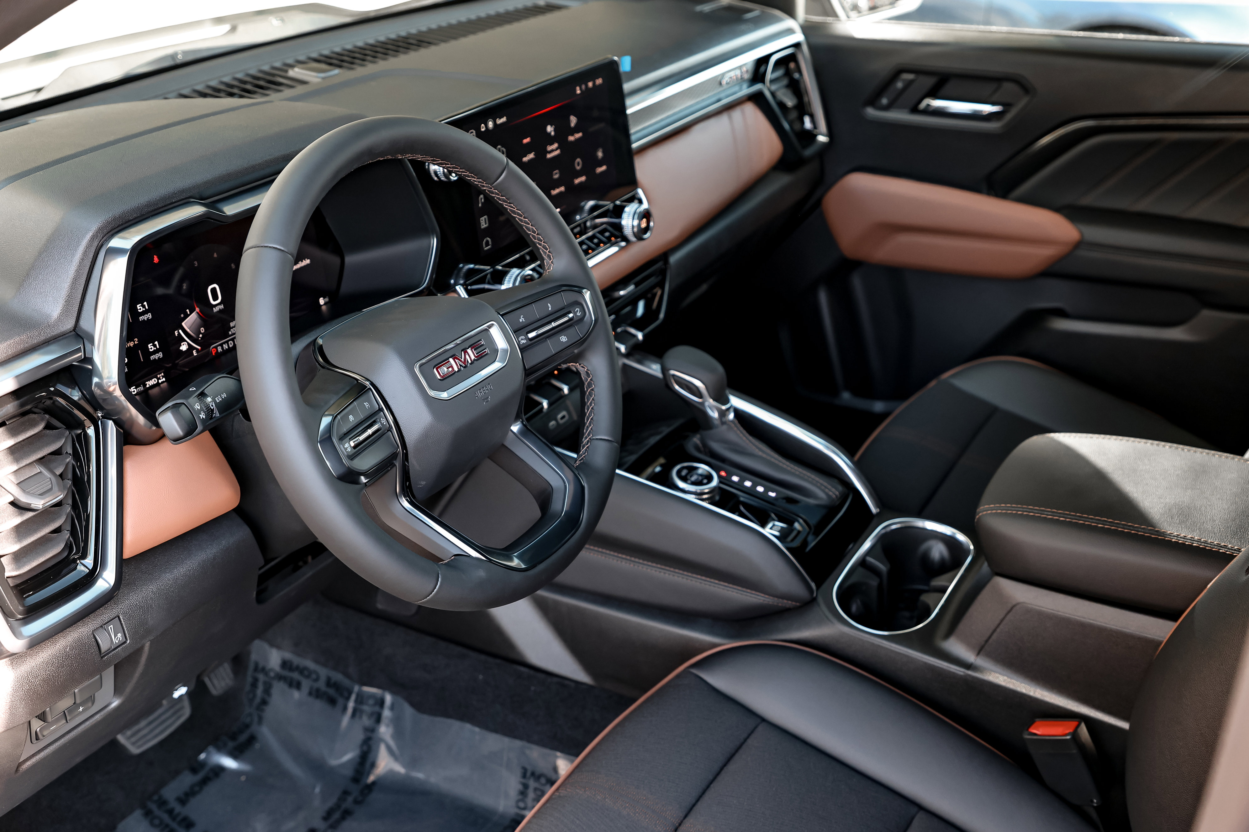 New 2026 GMC Canyon AT4 image 13