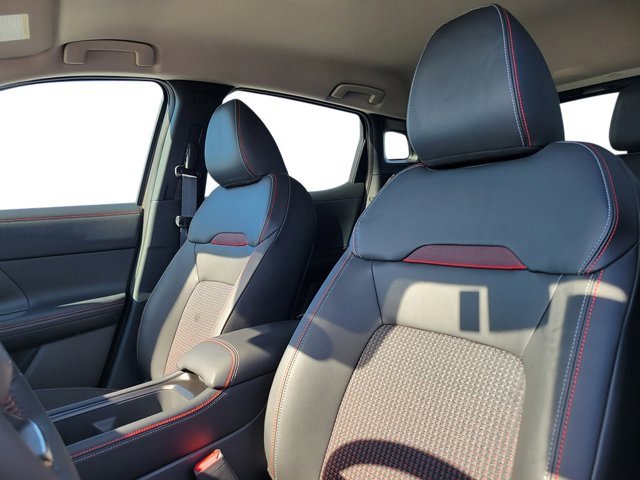 New 2025 Nissan Kicks SR image 18