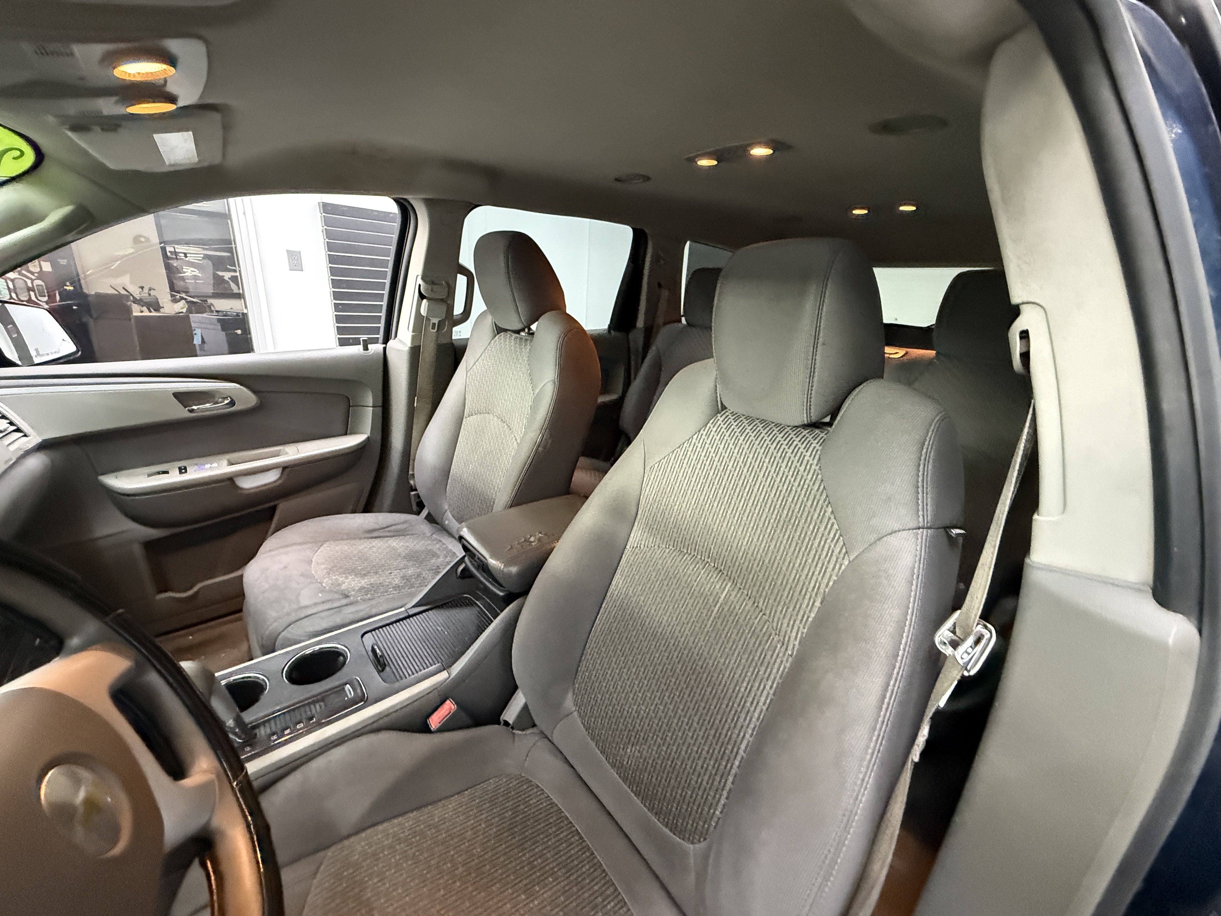 Used 2011 Chevrolet Traverse LS FWD image 8