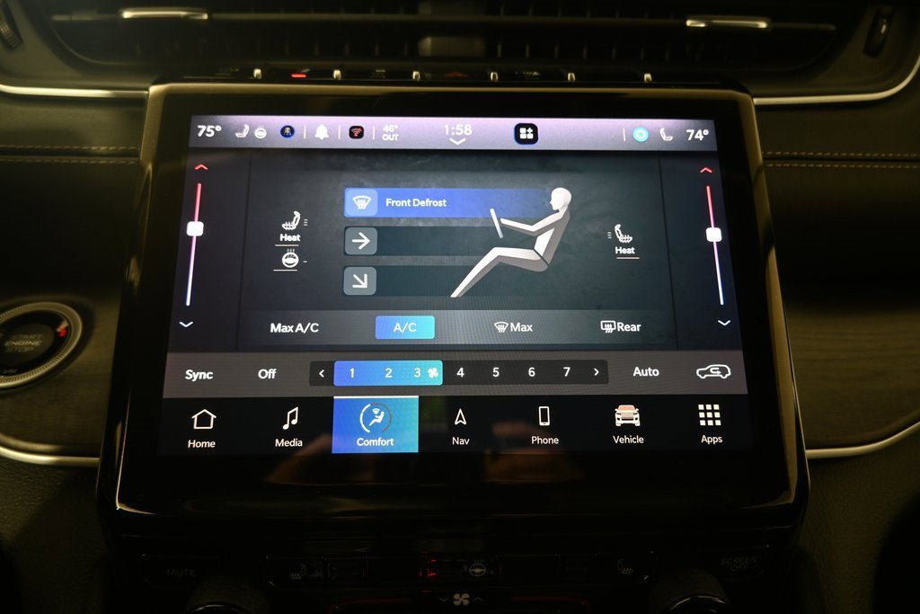 Used 2023 Jeep Grand Cherokee Limited w/ Black Appearance Package image 28