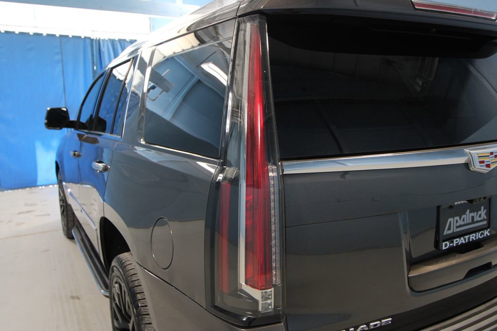 Used 2020 Cadillac Escalade Luxury image 42