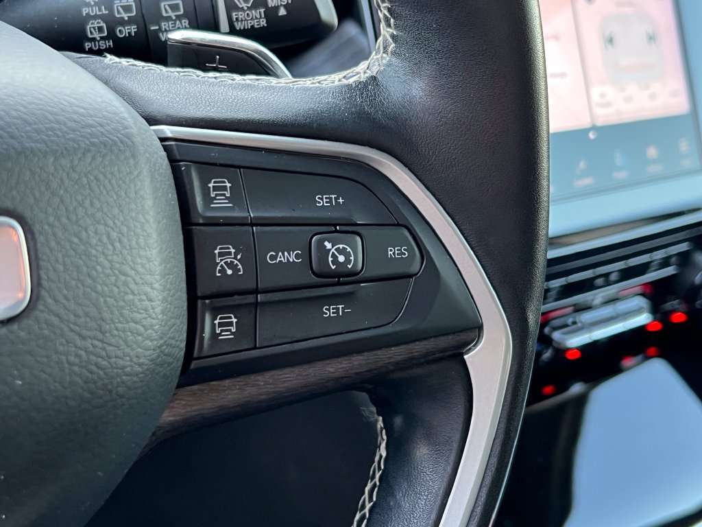 Used 2021 Jeep Grand Cherokee L Limited AWD/4WD image 27
