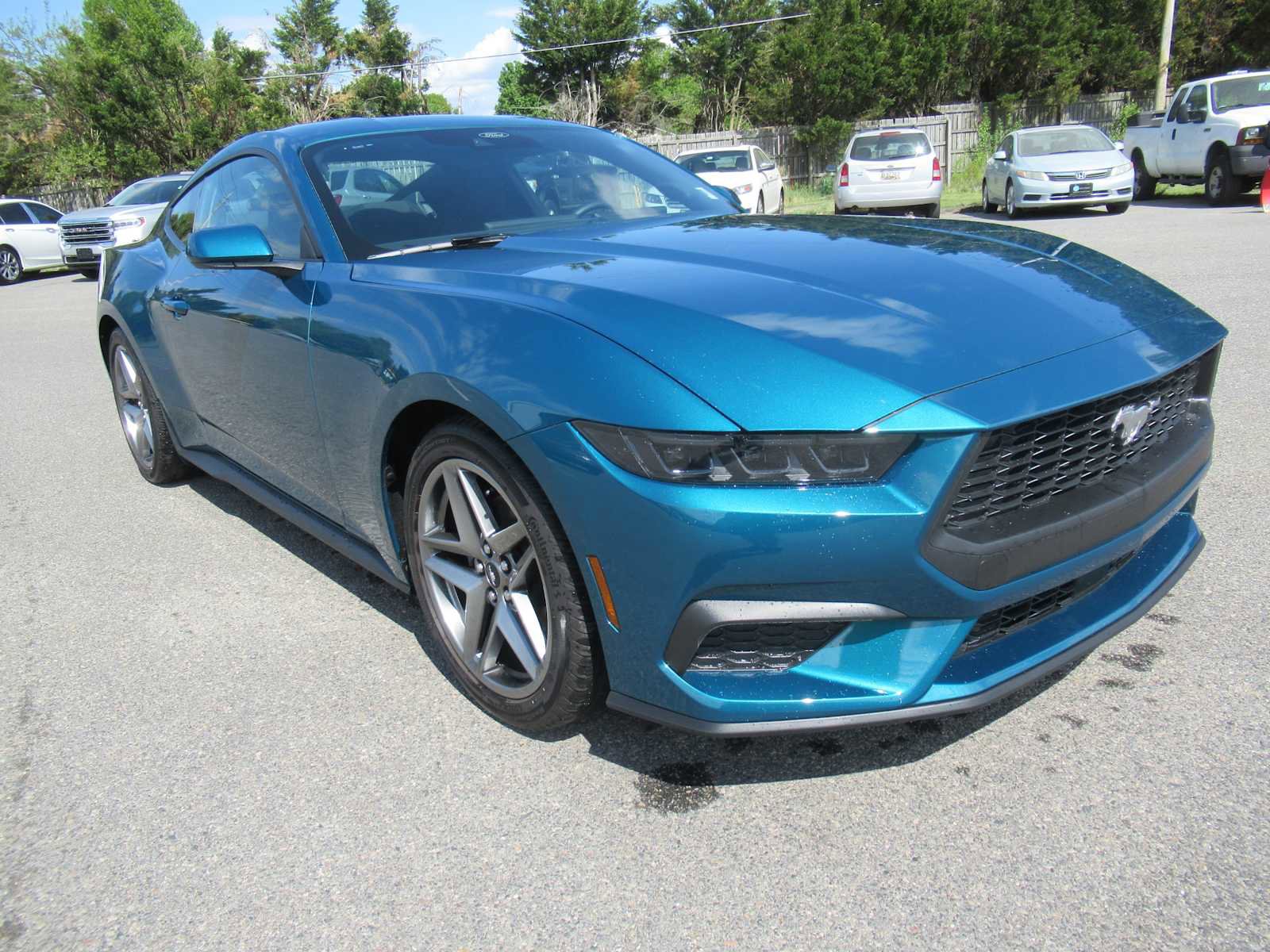 Used 2026 Ford Mustang Coupe RWD image 3