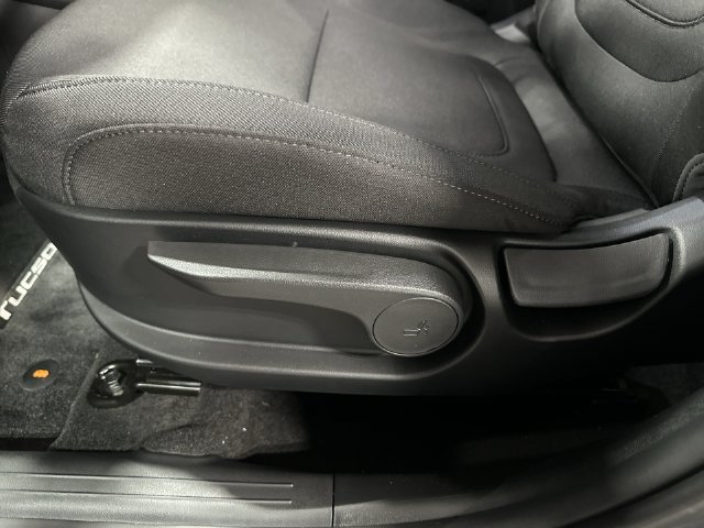 Used 2026 Hyundai Tucson SE FWD image 18