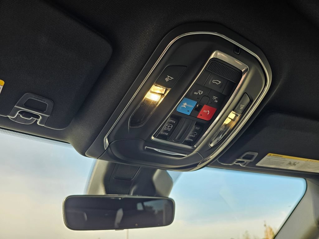 New 2025 Jeep Grand Cherokee Altitude AWD/4WD image 26