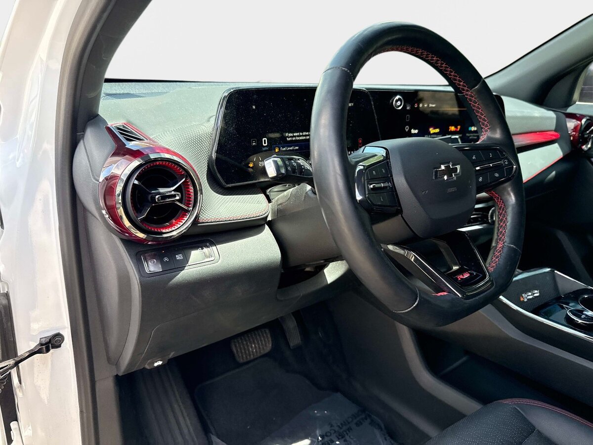 Used 2025 Chevrolet Equinox RS FWD image 19