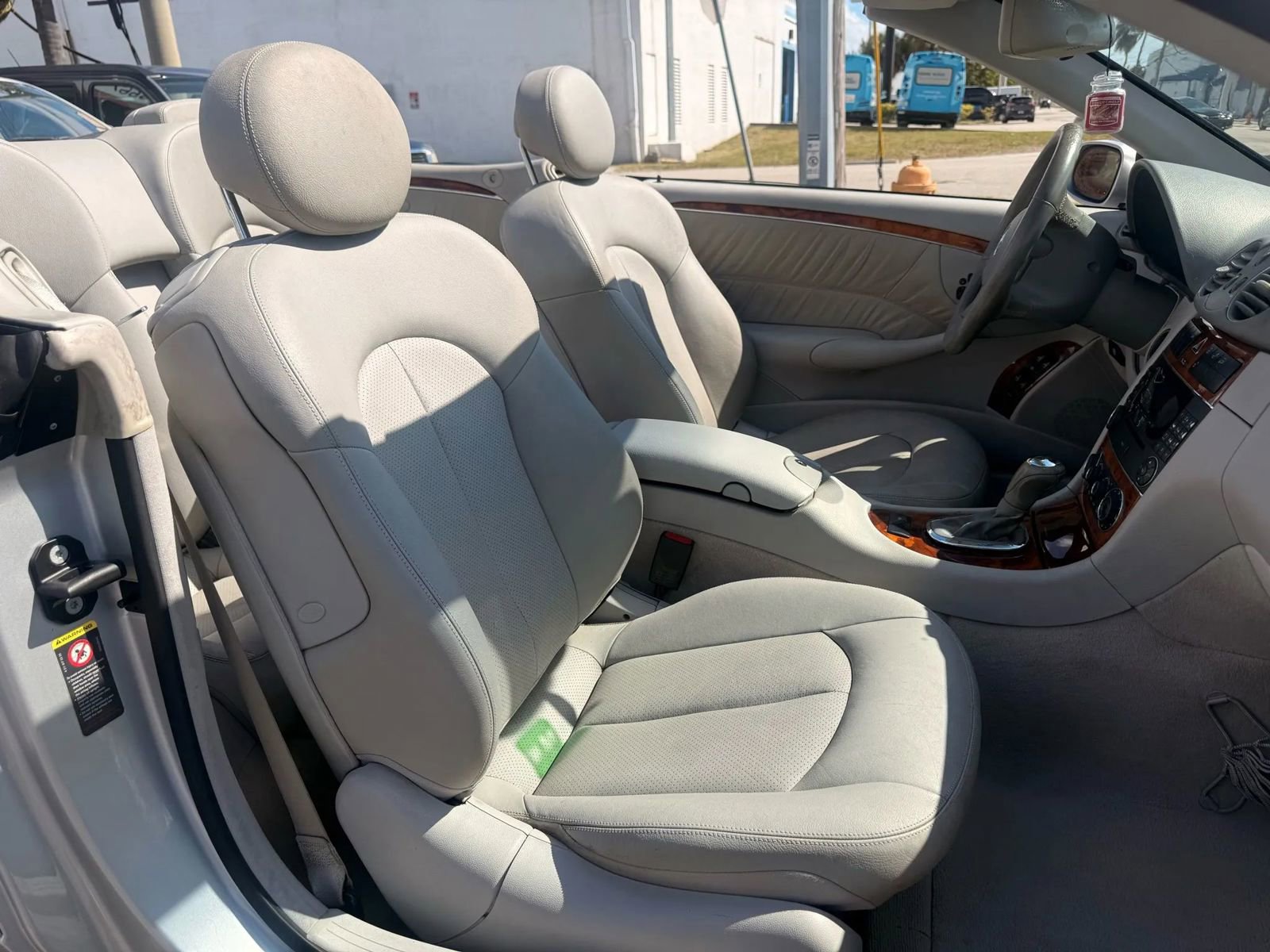 Used 2005 Mercedes-Benz CLK 320 Cabriolet image 19