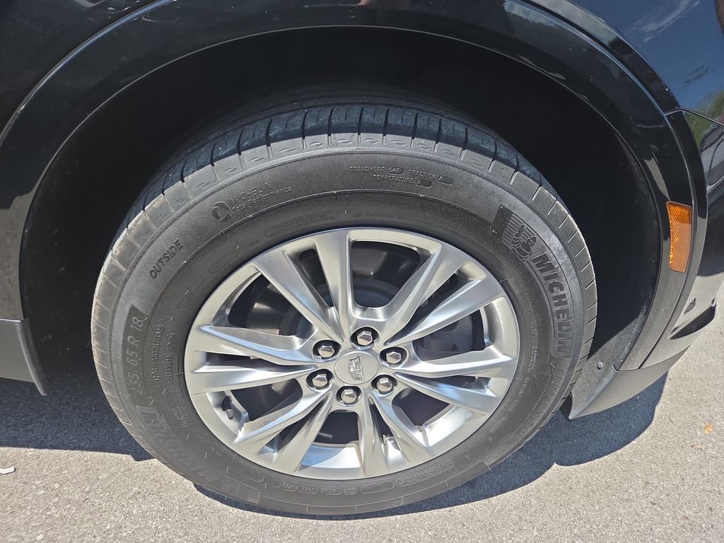 Used 2020 Cadillac XT5 Premium Luxury FWD image 2