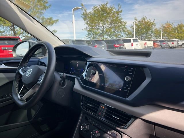 Used 2022 Volkswagen Taos SE w/ Panoramic Sunroof Package image 37