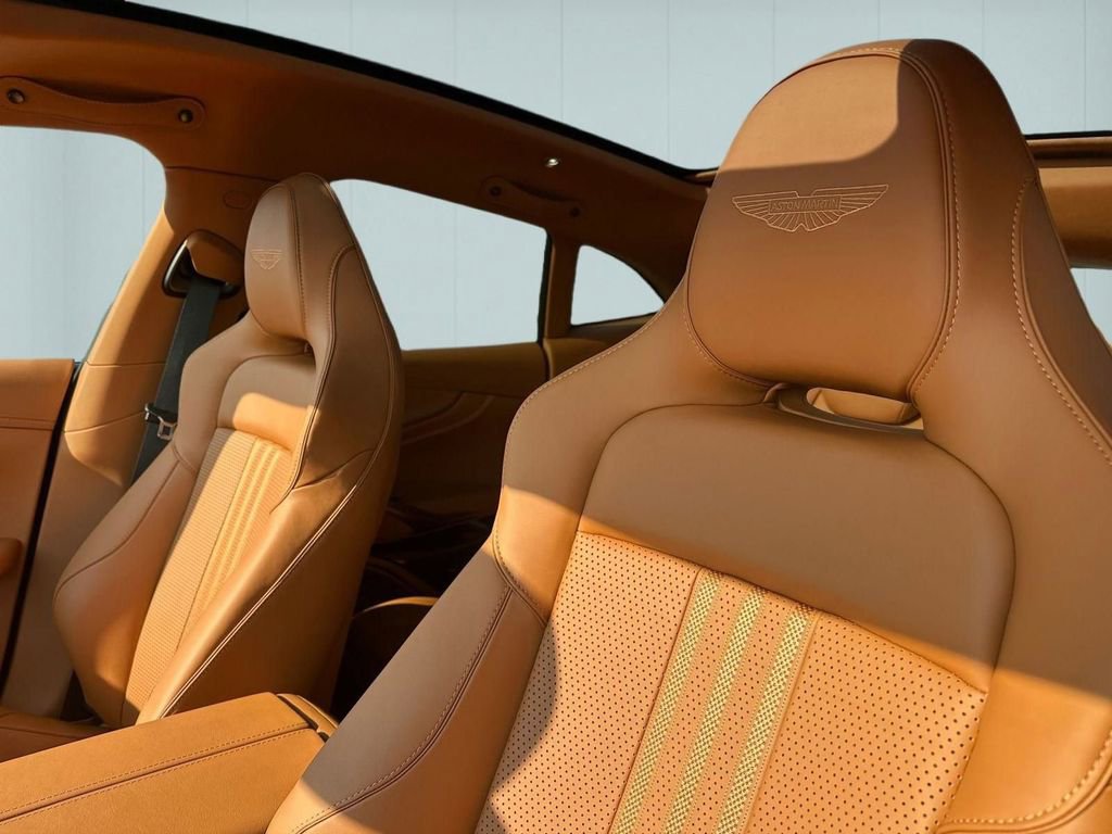 New 2026 Aston Martin DBX 707 image 15