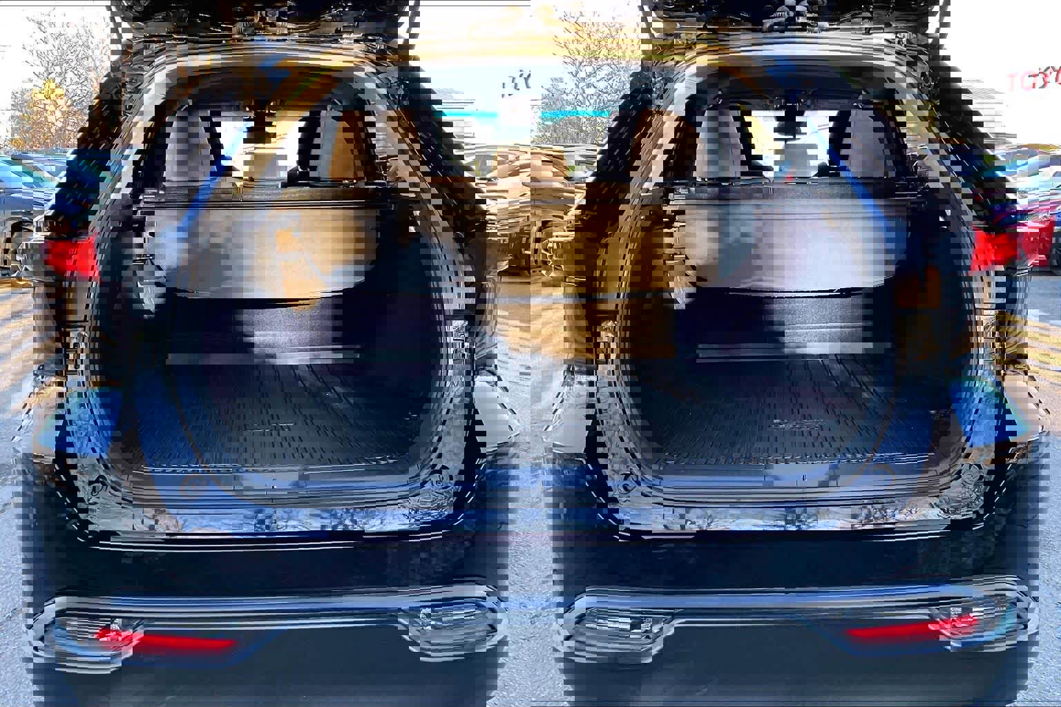 Certified 2024 Toyota Venza LE image 30